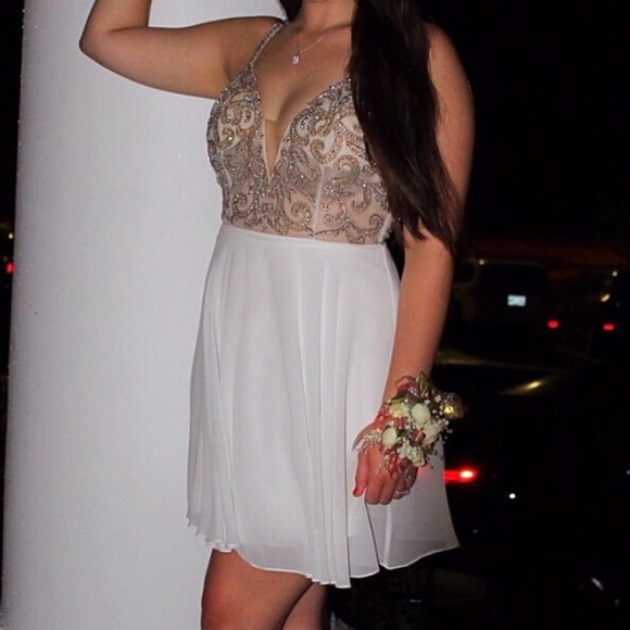 Sherri Hill short formal dress - Picture 3 of 5